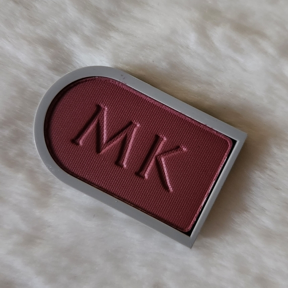 🆕️MK- Raspberry Rush Eyeshadow - Picture 2 of 6